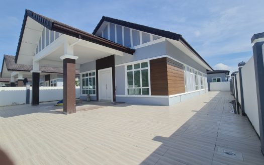 For Sale : Corner Lot Single Storey Bungalow in Taman Bukit Senawang Perdana, Senawang
