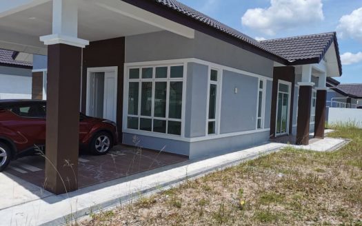 Facing Field Single Storey English Style Bungalow at Taman Bukit Senawang Perdana