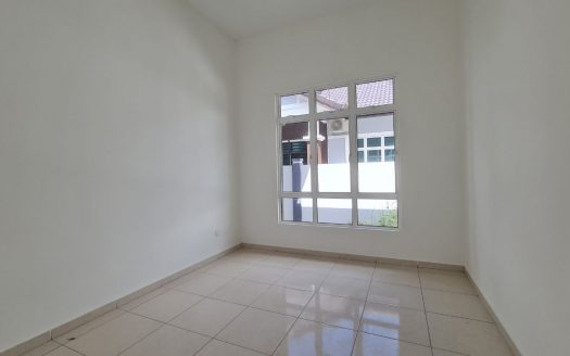 For Sale : Corner Lot Single Storey Bungalow in Taman Bukit Senawang Perdana, Senawang