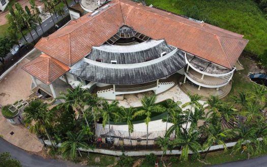 Freehold 2 Bungalow Storey  With Garage Country Heights Kajang