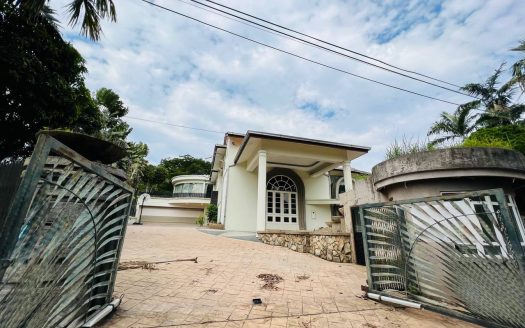 Freehold 2 Bungalow Storey  With Garage Country Heights Kajang