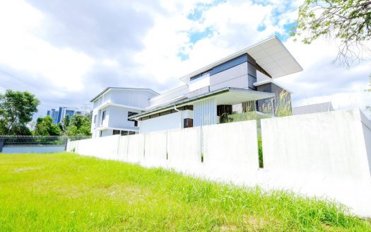 THE BIGGEST BUNGALOW AT SUBANG HEIGHT