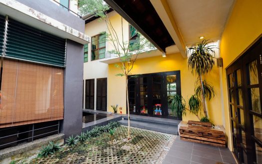 BUNGALOW SEKSYEN 13 ,SHAH ALAM.