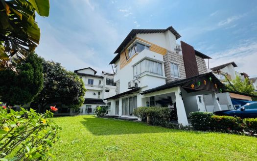 HUGE CORNER 3-STOREY SEMI-D BUNGALOW AT LAMAN SERI, SEKSYEN 13 SHAH ALAM