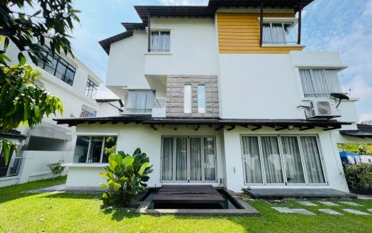 HUGE CORNER 3-STOREY SEMI-D BUNGALOW AT LAMAN SERI, SEKSYEN 13 SHAH ALAM