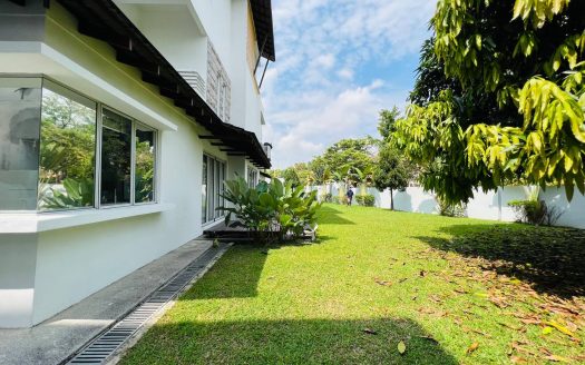 HUGE CORNER 3-STOREY SEMI-D BUNGALOW AT LAMAN SERI, SEKSYEN 13 SHAH ALAM