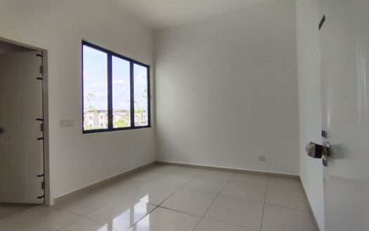 Corner Semi D Cluster Ecohill LUZENTO ,Semenyih Facing Garden