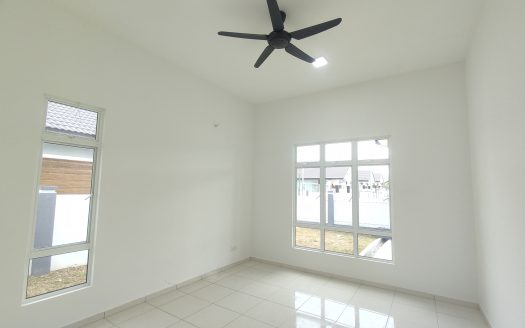 FOR RENT : Ready move in Bungalow at Taman Bukit Senawang Perdana