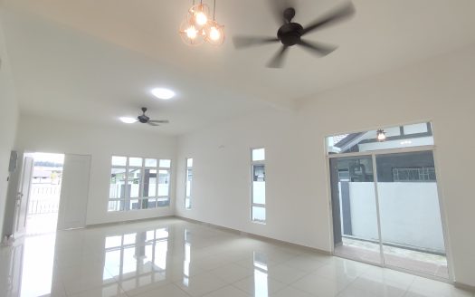 FOR RENT : Ready move in Bungalow at Taman Bukit Senawang Perdana