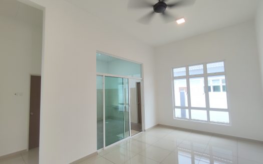 FOR RENT : Ready move in Bungalow at Taman Bukit Senawang Perdana