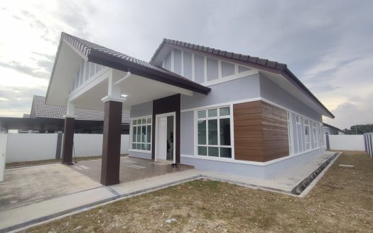 FOR RENT : Ready move in Bungalow at Taman Bukit Senawang Perdana