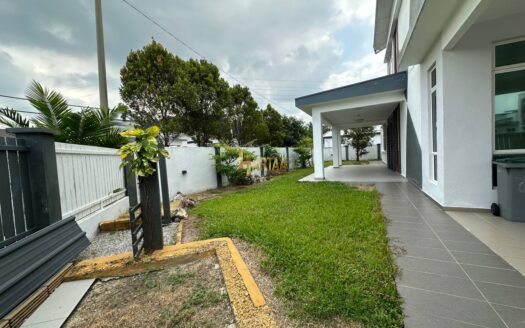 FOR SALE : 1.5 Storey Bungalow Corner Lot Taman Senawang Perdana Senawang