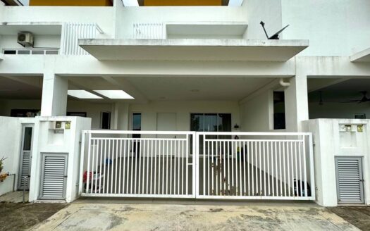 Facing Open Lake Double Storey Terrace Superlink Ara Sendayan Type Adira, Bandar Sri Sendayan