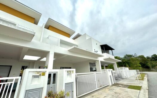 Facing Open Lake Double Storey Terrace Superlink Ara Sendayan Type Adira, Bandar Sri Sendayan