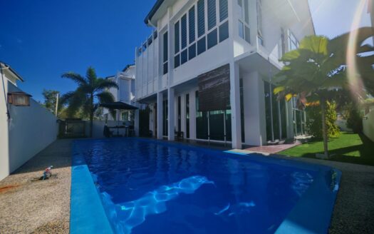 RENOVATED, SWIMMING POOL 2 Storey Semi-D Elymus Resort Homes