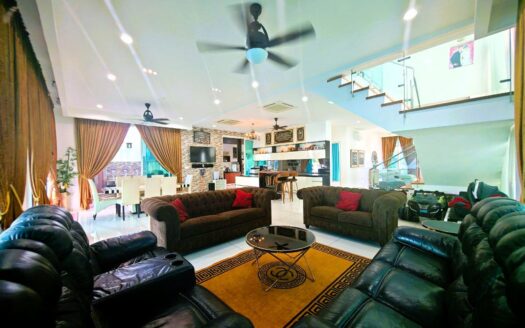 RENOVATED, SWIMMING POOL 2 Storey Semi-D Elymus Resort Homes