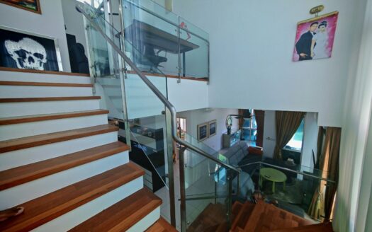 RENOVATED, SWIMMING POOL 2 Storey Semi-D Elymus Resort Homes