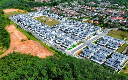 FACING OPEN 2 Storey Semi-D Kemayan Height @ Seremban 2