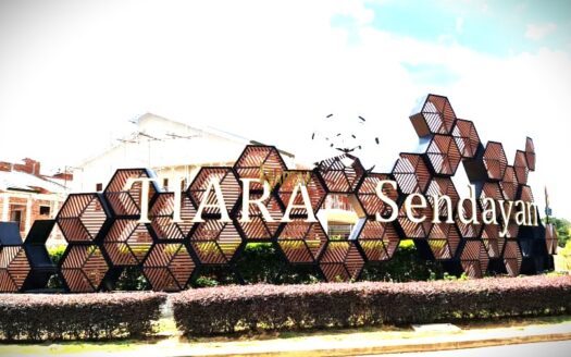 Papan tanda utama Tiara Sendayan di Negeri Sembilan
