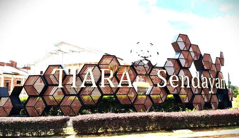 Papan tanda utama Tiara Sendayan di Negeri Sembilan